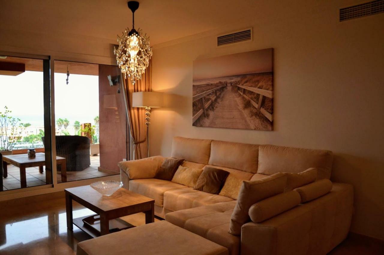 El Patio Dona Julia Apartment Касарес Екстериор снимка