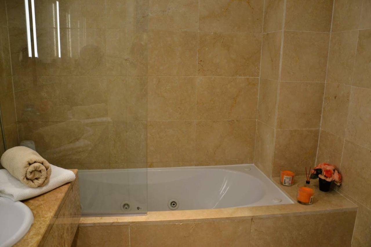 El Patio Dona Julia Apartment Касарес Екстериор снимка