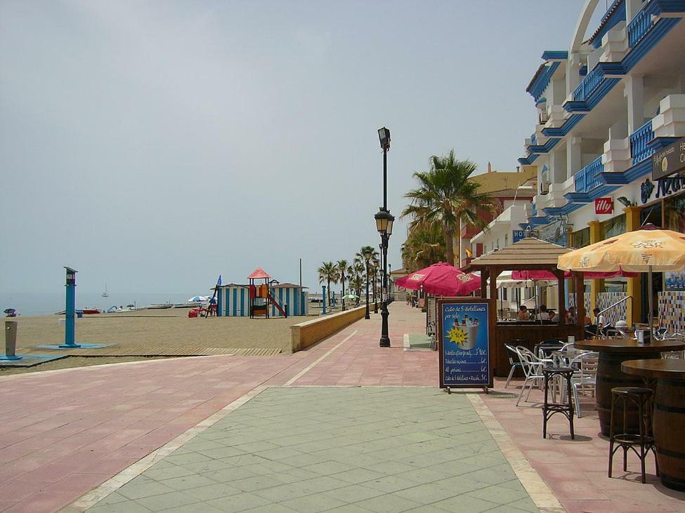 El Patio Dona Julia Apartment Касарес Екстериор снимка