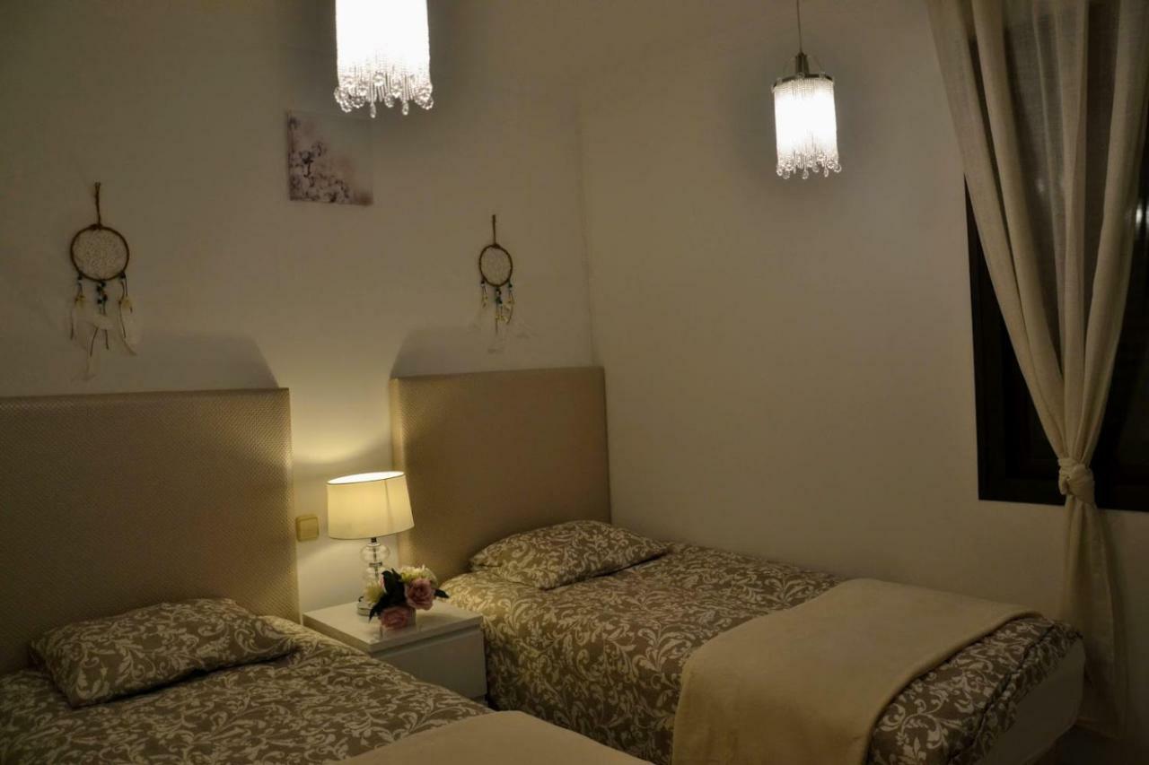 El Patio Dona Julia Apartment Касарес Екстериор снимка